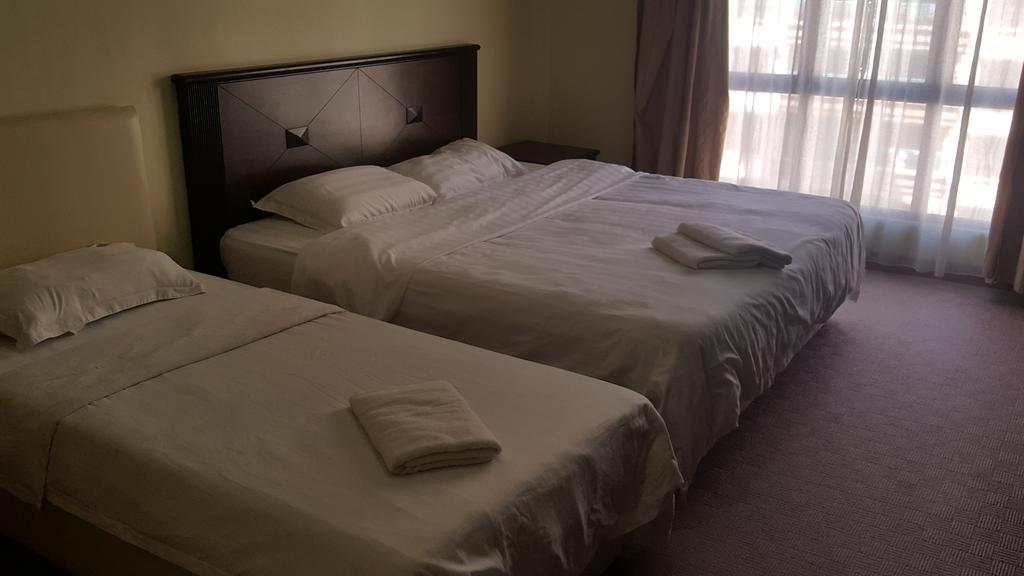 Homestay Marina Court Resort Kota Kinabalu Exteriör bild