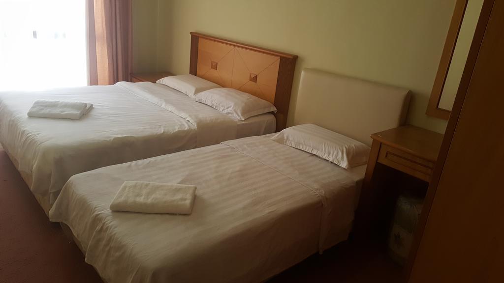 Homestay Marina Court Resort Kota Kinabalu Exteriör bild