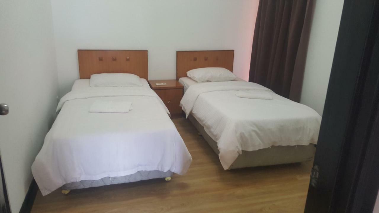 Homestay Marina Court Resort Kota Kinabalu Exteriör bild